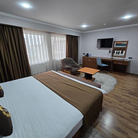 Ziyorat Luxury Hotel Фергана Екстериор снимка