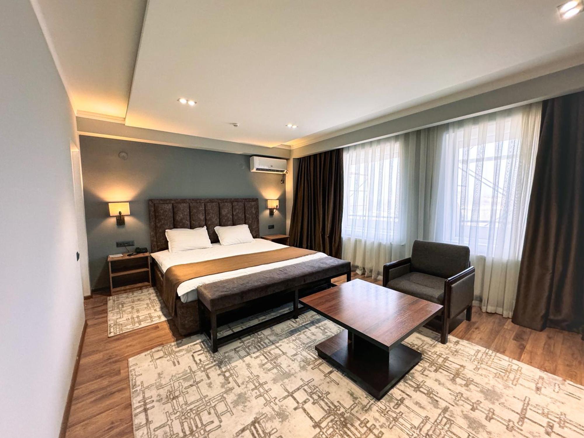 Ziyorat Luxury Hotel Фергана Екстериор снимка