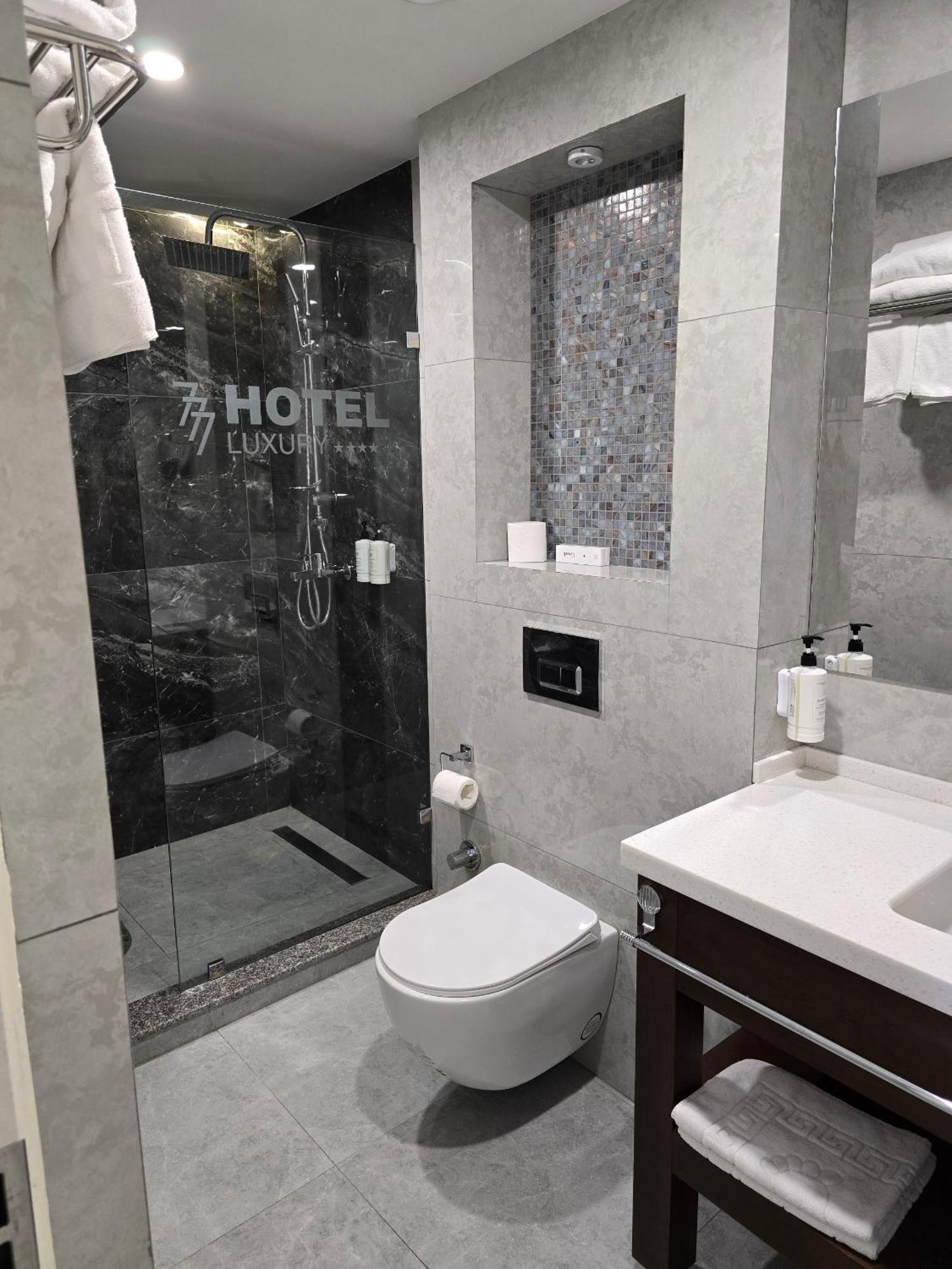 Ziyorat Luxury Hotel Фергана Екстериор снимка