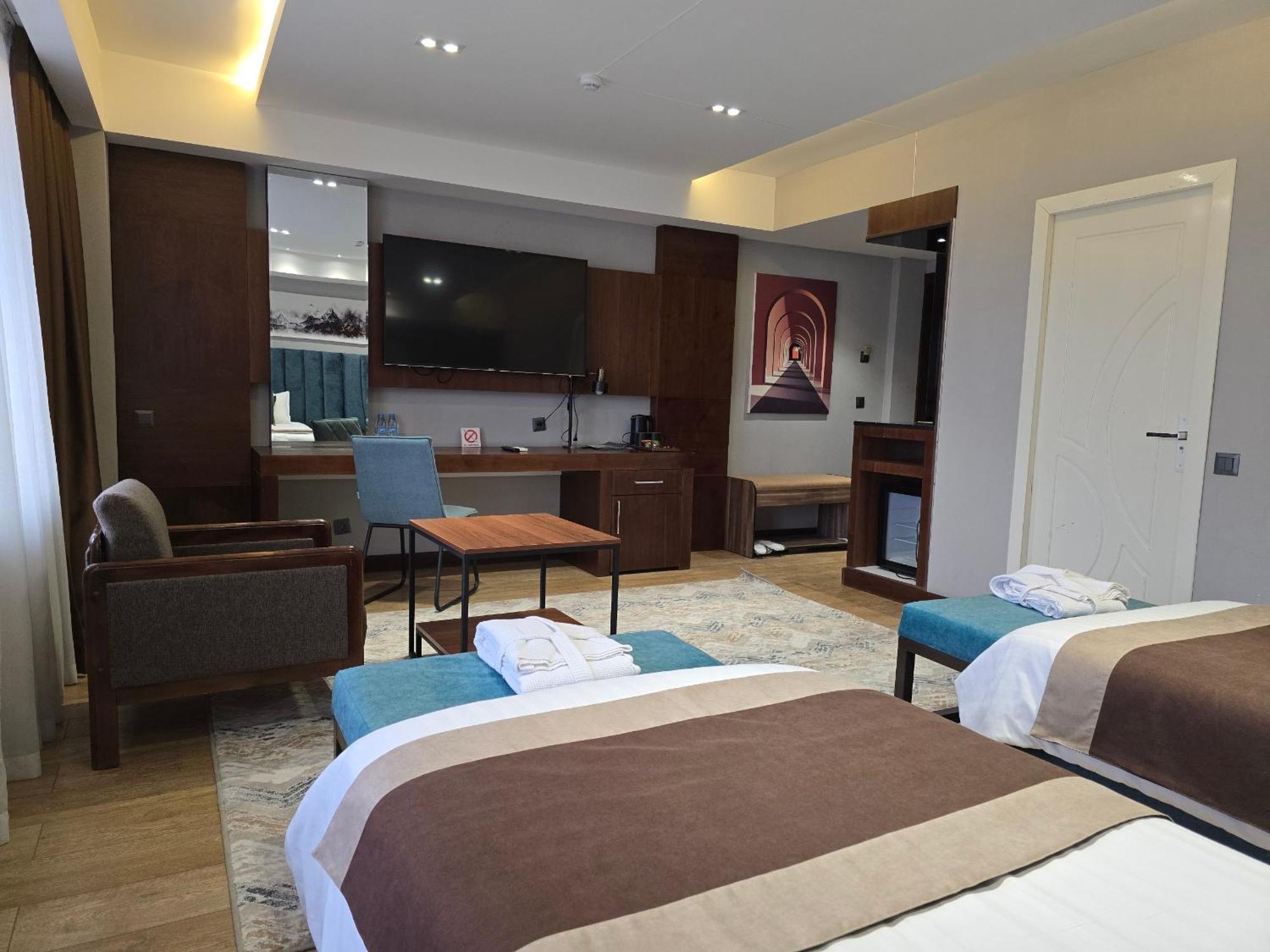Ziyorat Luxury Hotel Фергана Екстериор снимка