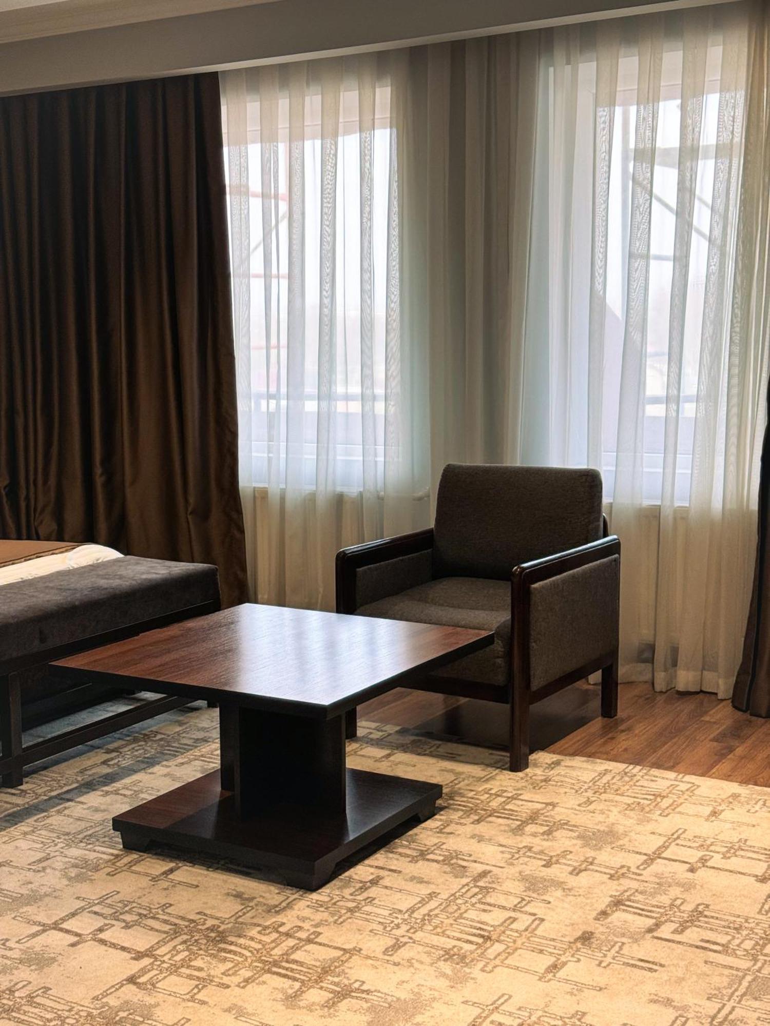 Ziyorat Luxury Hotel Фергана Екстериор снимка