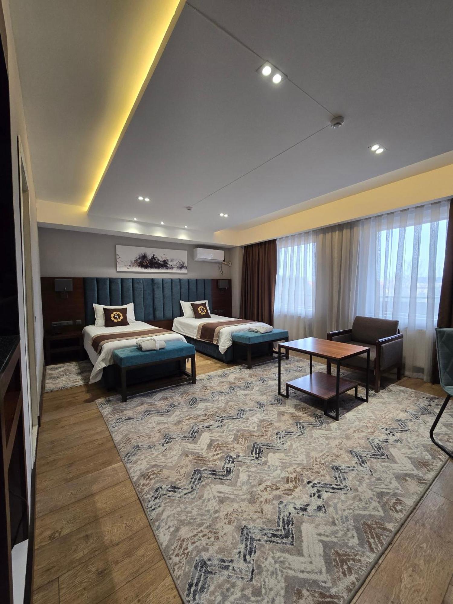 Ziyorat Luxury Hotel Фергана Екстериор снимка