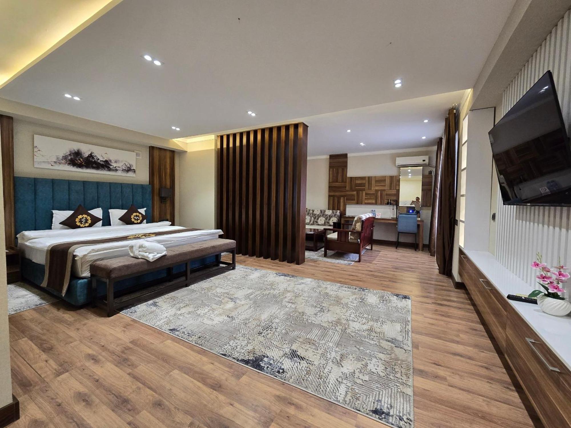 Ziyorat Luxury Hotel Фергана Екстериор снимка