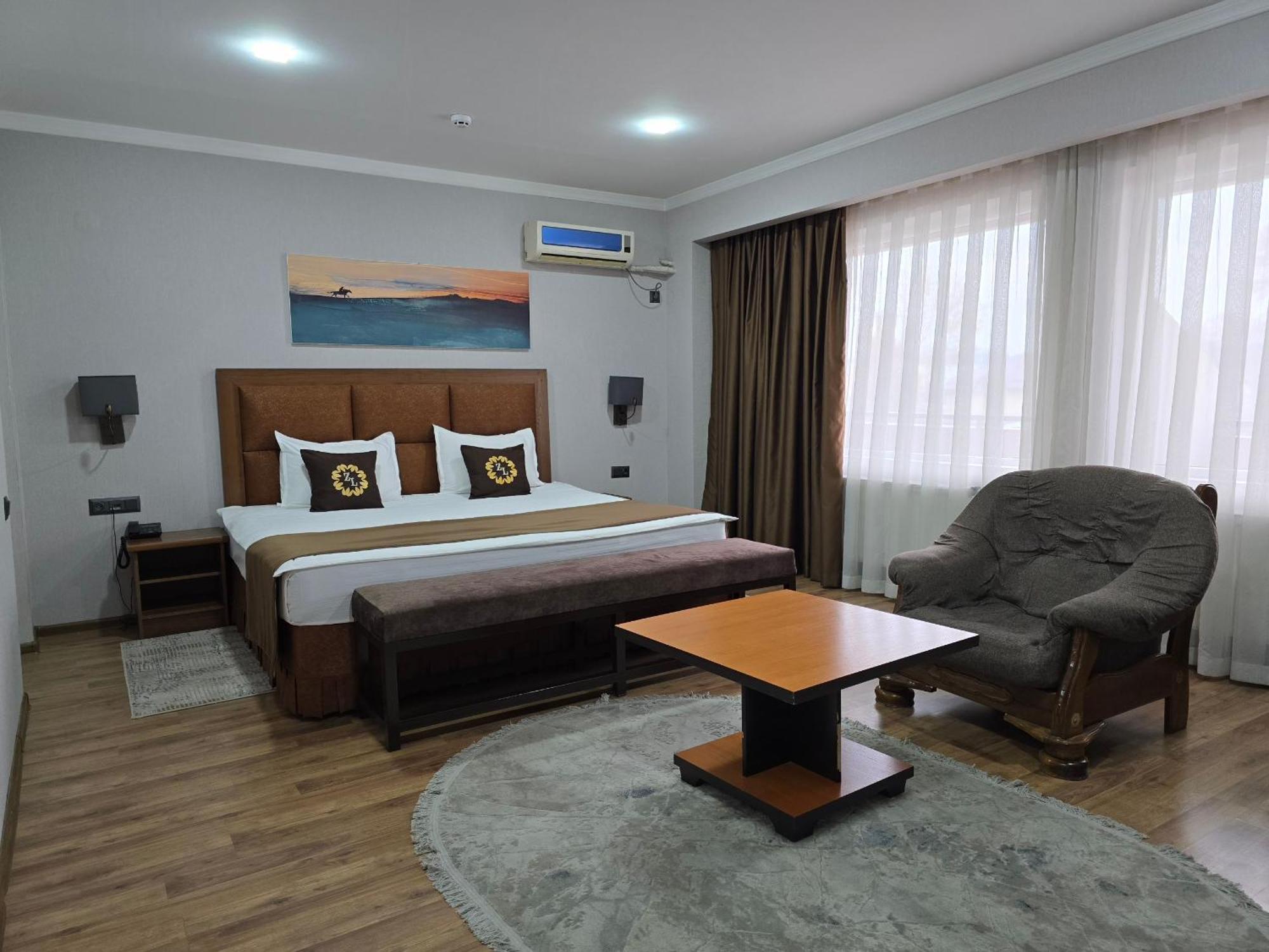 Ziyorat Luxury Hotel Фергана Екстериор снимка