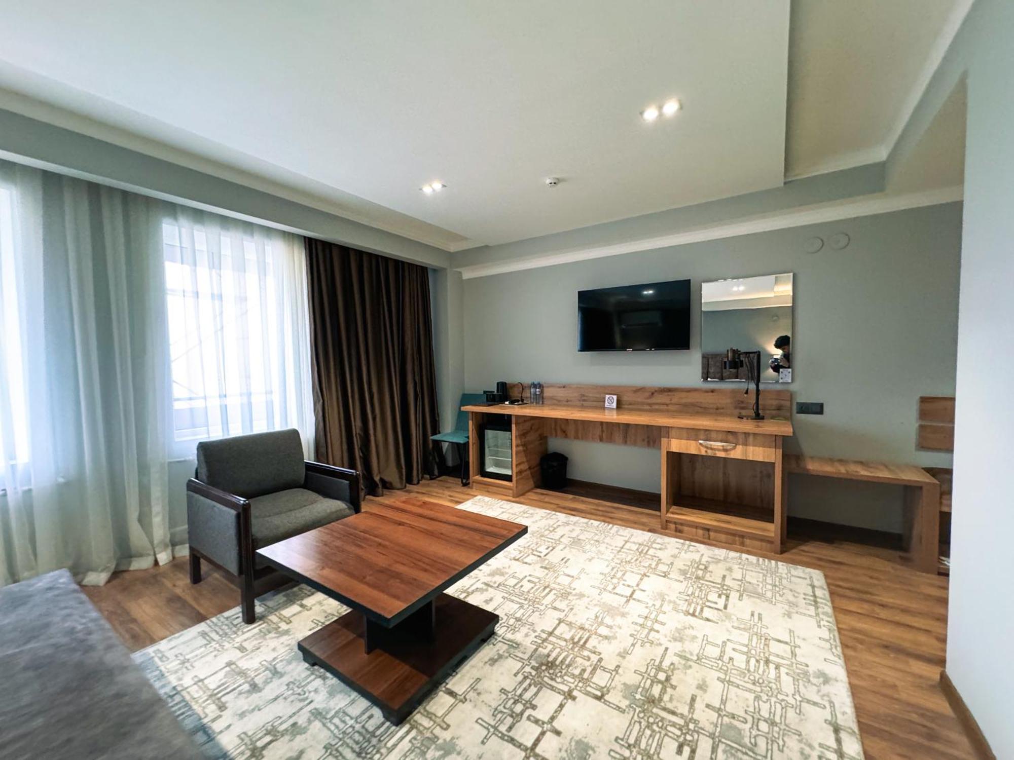 Ziyorat Luxury Hotel Фергана Екстериор снимка