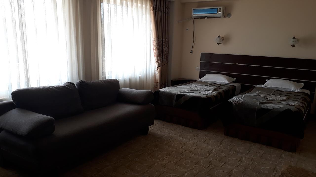 Ziyorat Luxury Hotel Фергана Екстериор снимка