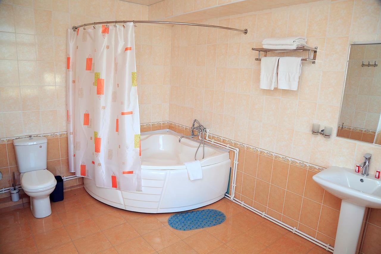Ziyorat Luxury Hotel Фергана Екстериор снимка