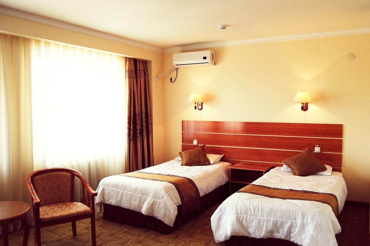 Ziyorat Luxury Hotel Фергана Екстериор снимка