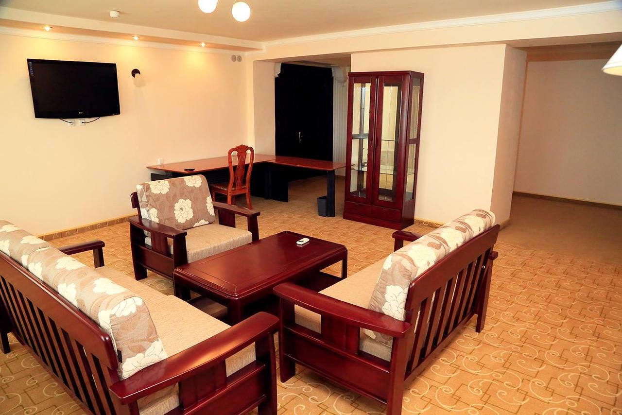 Ziyorat Luxury Hotel Фергана Екстериор снимка