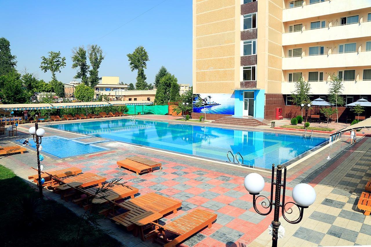 Ziyorat Luxury Hotel Фергана Екстериор снимка