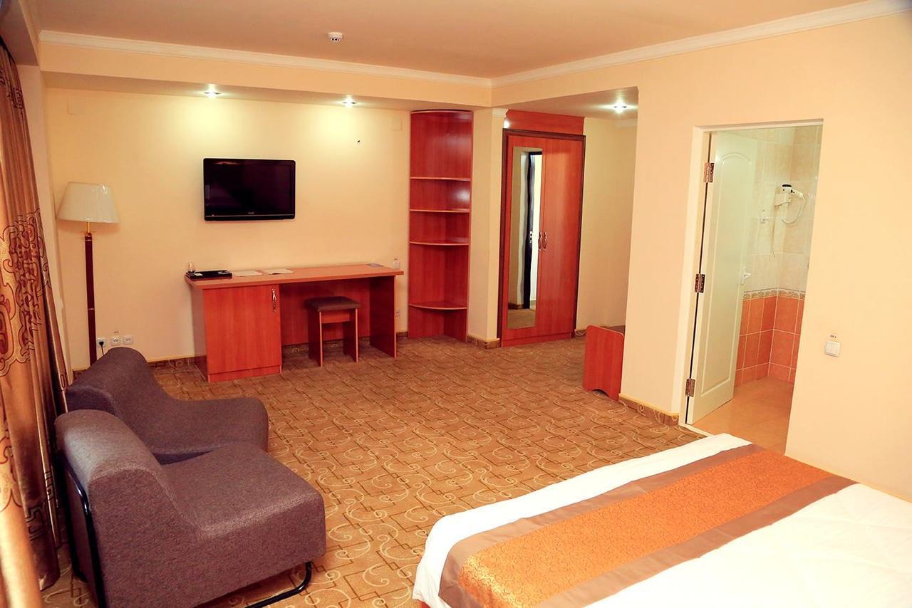 Ziyorat Luxury Hotel Фергана Екстериор снимка
