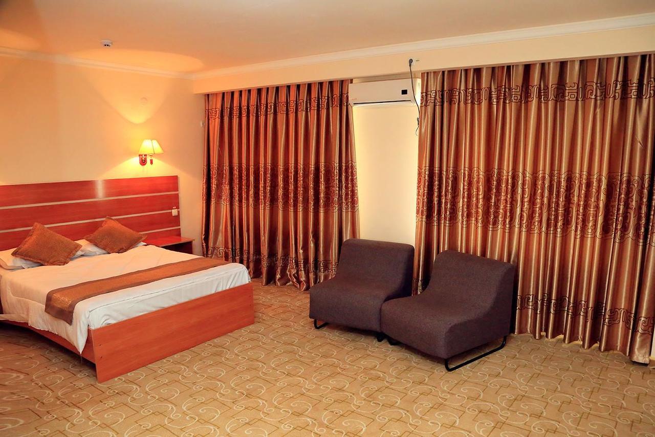 Ziyorat Luxury Hotel Фергана Екстериор снимка